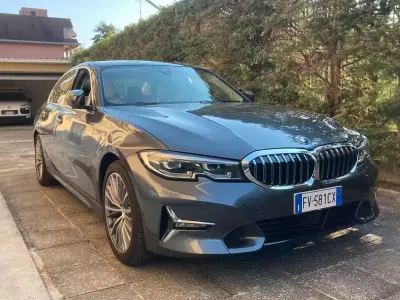 Usata BMW 320 Luxury Line 190 CV (139 kW) 2019 Grigio Berlina