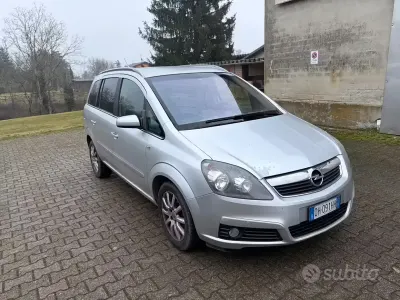 Occasion Opel Zafira 94 ch (69 kW) 2007 Gris Monospace