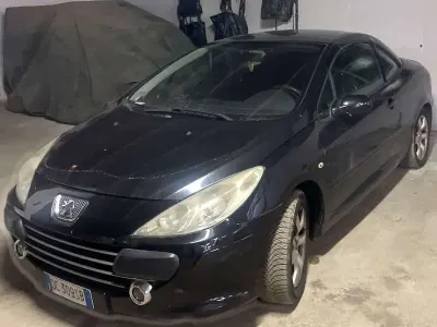 Usata Peugeot 307 CC 136 CV (100 kW) 2006 Nero Cabrio