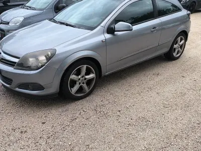 Usata Opel Astra GTC 120 CV (88 kW) 2006 Berlina