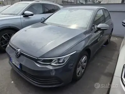 Usata VW Golf VII 116 CV (85 kW) 2021 Grigio Utilitaria