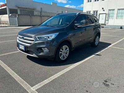 Usata Ford Kuga Business Edition 120 CV (88 kW) 2017 Grigio SUV