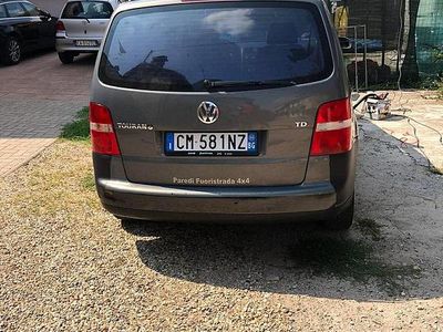 Usata VW Touran 2004 Grigio Monovolume