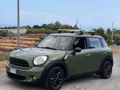 Usata Mini Cooper Countryman Business 111 CV (81 kW) 2014 Verde SUV
