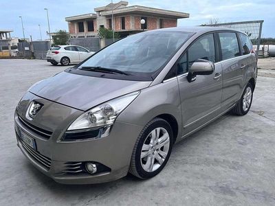 Usata Peugeot 5008 Business-Line 163 CV (119 kW) 2010 Grigio Monovolume