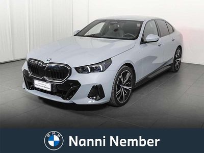 Grigio Usata 2025 BMW 520 M Sport Berlina | 62.500 € (Buon prezzo)