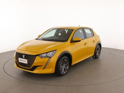 Usata Peugeot e-208 Active 100 kW (136 CV) 2021 Giallo Utilitaria