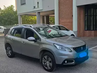 Usata Peugeot 2008 83 CV (61 kW) 2019 Grigio SUV
