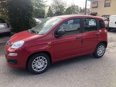 Ny Fiat Panda Icon 69 HK (50 kW) 2026 Röd Halvkombi