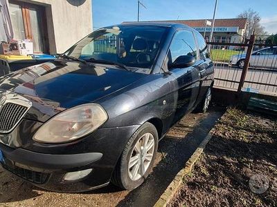 Nero Usata 2005 Lancia Ypsilon Utilitaria | 1880 € (Buon prezzo)