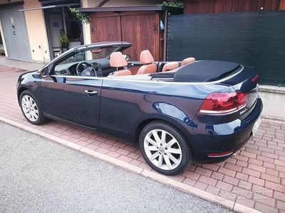 Usata VW Golf Cabriolet Highline 105 CV (77 kW) 2012 Blu Cabrio
