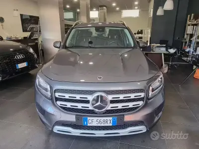 Usata Mercedes GLB180 Executive 116 CV (85 kW) 2021 Grigio scuro SUV