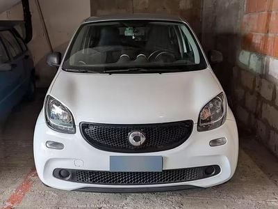 Begagnad Smart ForFour Passion 71 HK (52 kW) 2017 Vit Halvkombi