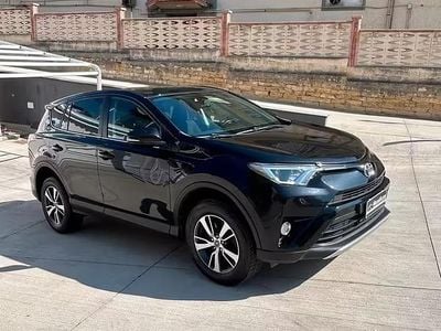 Usata Toyota RAV4 Lounge 143 CV (105 kW) 2017 Nero SUV