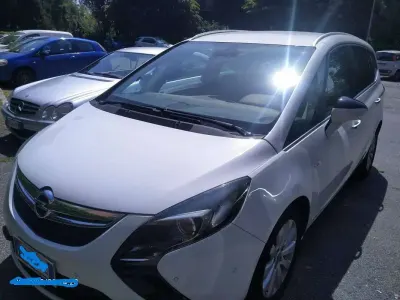 Usata Opel Zafira Tourer Cosmo 150 CV (110 kW) 2013 Bianco Monovolume