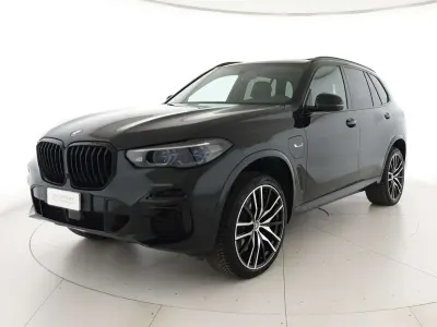 Usata BMW X5 M Sport 394 CV (289 kW) 2022 Grigio metallizzato scuro SUV