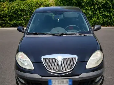 Usata Lancia Ypsilon 60 CV (44 kW) 2006 Utilitaria