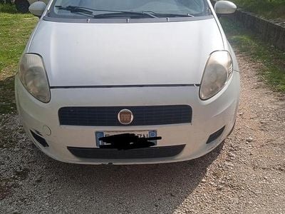 Usata Fiat Punto 75 CV (55 kW) 2011 Bianco Utilitaria