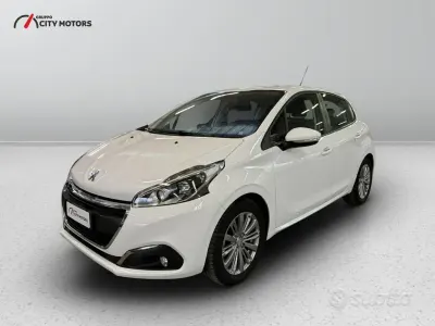 Usata Peugeot 208 Allure 82 CV (60 kW) 2017 Bianco Utilitaria