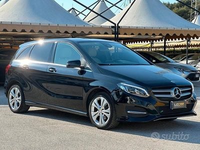 Käytetty Mercedes B180 109 HP (80 kW) 2017 Musta Tila-auto