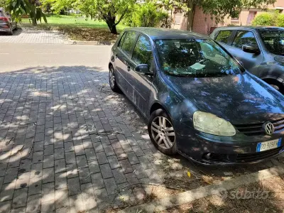 Usata VW Golf V 102 CV (75 kW) 2007 Grigio Berlina