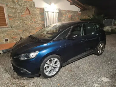 Usata Renault Scénic IV 120 CV (88 kW) 2019 Blu Monovolume