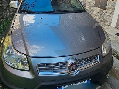 Usata Fiat Sedici 135 CV (99 kW) 2012 Grigio SUV
