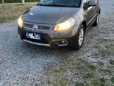 Usata Fiat Sedici 135 CV (99 kW) 2010 Grigio SUV