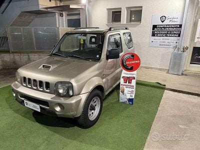Usata Suzuki Jimny 65 CV (47 kW) 2004 Oro SUV