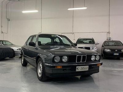 Usata BMW 318 105 CV (77 kW) 1985 Grigio Berlina