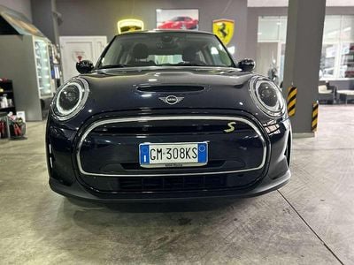 Usata Mini Cooper SE Essential 75 kW (102 CV) 2022 Blu/azzurro Utilitaria