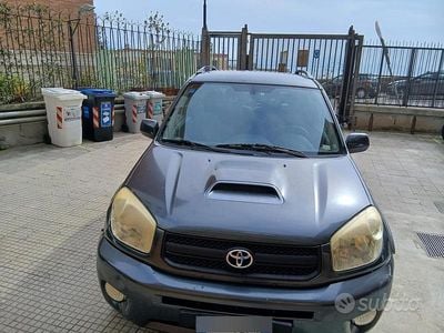 Usata Toyota RAV4 128 CV (94 kW) 2005 SUV