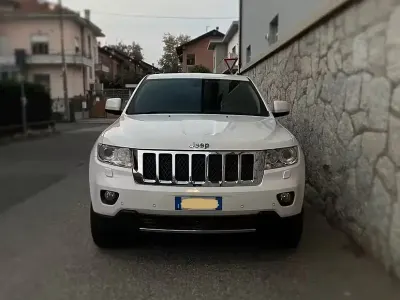 Usata Jeep Grand Cherokee Overland 241 CV (177 kW) 2013 Bianco SUV