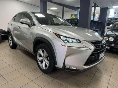 Usata Lexus NX300h Luxury Line 155 CV (114 kW) 2015 Argento SUV