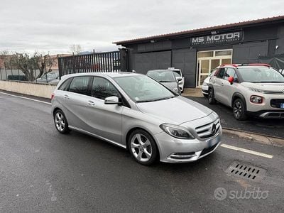 Usata Mercedes B180 Premium 108 CV (79 kW) 2012 Grigio Monovolume