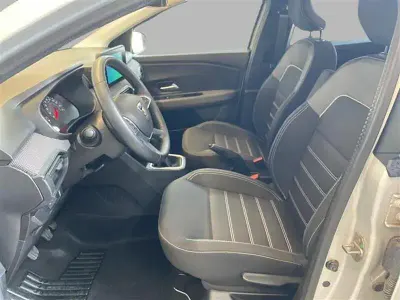 Usata Dacia Jogger Comfort 101 CV (74 kW) 2022 Grigio chiaro Monovolume