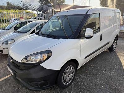 Usata Fiat Doblò Lounge 105 CV (77 kW) 2021 Bianco Monovolume