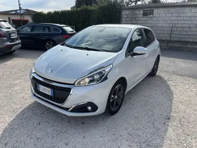Usata Peugeot 208 Signature Sky 83 CV (61 kW) 2018 Bianco Utilitaria
