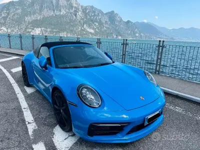 Usata Porsche 911 Targa 4 385 CV (283 kW) 2023 Bluazzurro Cabrio