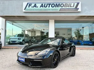 Usata Porsche 718 Cayman 300 CV (220 kW) 2020 Nero Coupé