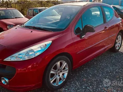 Gebraucht Peugeot 207 109 PS (80 kW) 2007 Rot Limousine