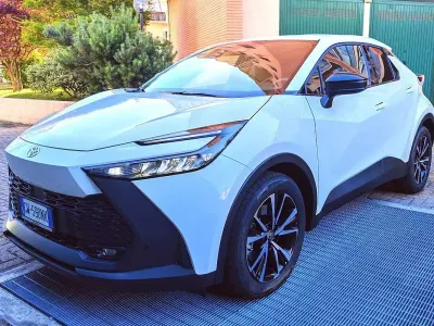 Usata Toyota C-HR Trend 152 CV (111 kW) 2025 Bianco SUV