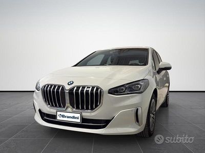 Usata BMW 218 Active Tourer Luxury Line 150 CV (110 kW) 2022 Bianco Monovolume