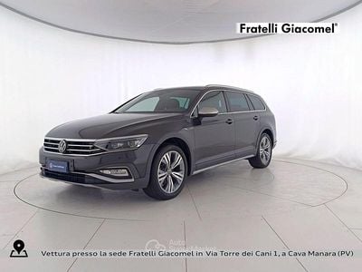 Usata VW Passat Alltrack 200 CV (147 kW) 2023 Grigio Station wagon