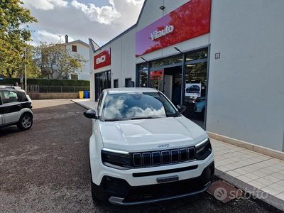 Usata Jeep Avenger Summit 100 CV (73 kW) 2024 Bianco SUV