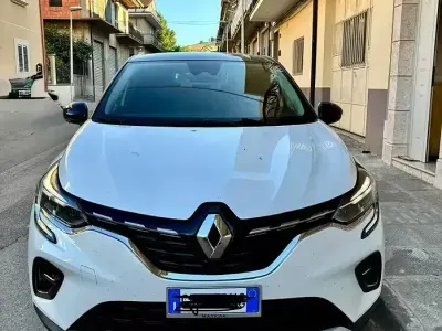 Usata Renault Captur 101 CV (74 kW) 2023 Bianco SUV