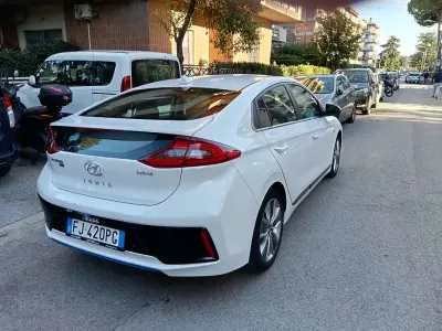 Usata Hyundai Ioniq Comfort 105 CV (77 kW) 2017 Bianco Utilitaria