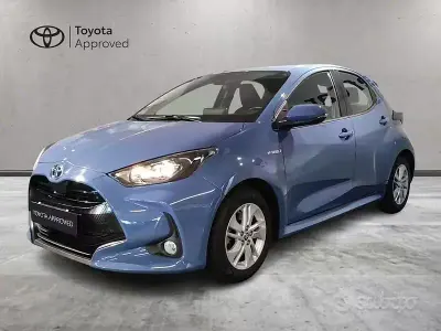 Usata Toyota Yaris Hybrid Business Edition 116 CV (85 kW) 2021 Bluazzurro Berlina