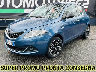 Usata Lancia Ypsilon Gold 69 CV (50 kW) 2022 Blu/azzurro Utilitaria