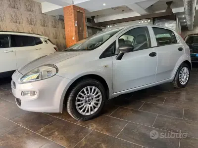 Occasion Fiat Punto Street 77 ch (56 kW) 2018 Gris Citadine